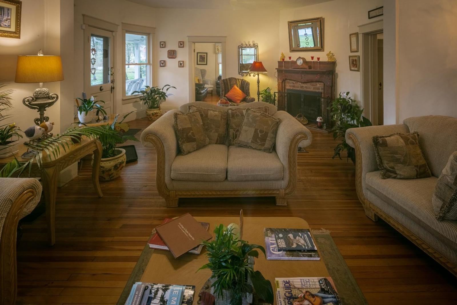 Taylor House Inn Main image 2